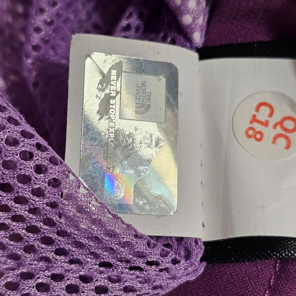 The North Face Purple Girls Jacket Medium 10-12 Dryvent Rain Coat Full Zip Hood - Picture 5 of 14
